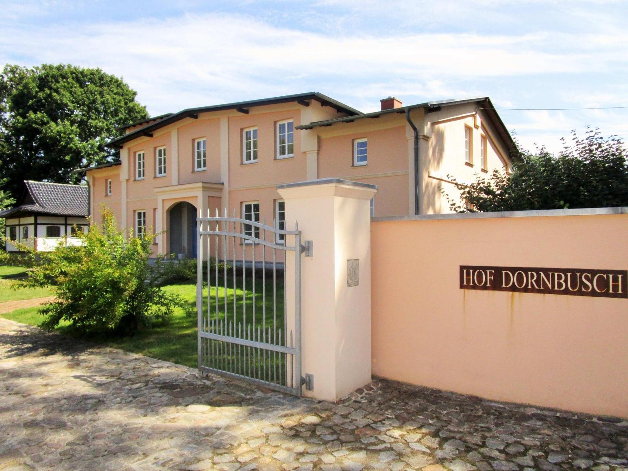 Gutshof Dornbusch Fewo 2 - Seefahrer Kropelin Exterior photo